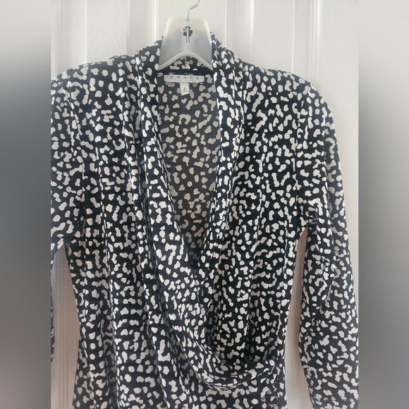 💥Chaus Black & White Shawl Collar Blouse, Sz S (💥2/$12 Bundle) - Picture 5 of 8